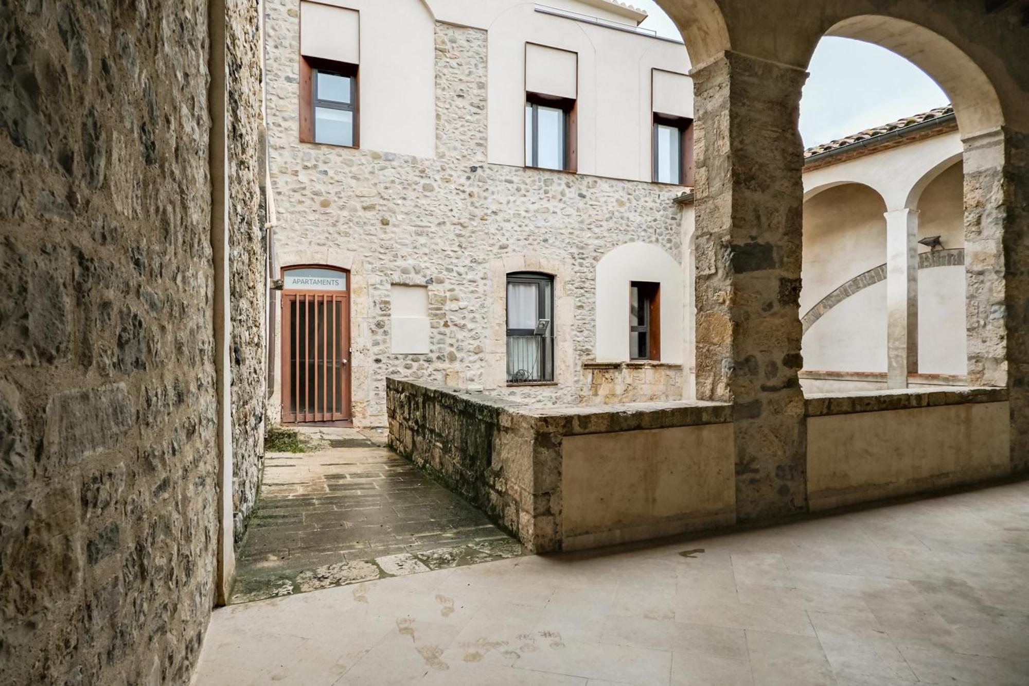 Can Cintet 1 Apartamento En La Plaza De Бесалу Екстер'єр фото